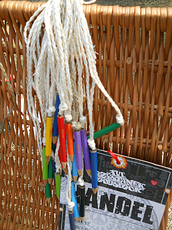 [Obrazek: kredki.jpg]